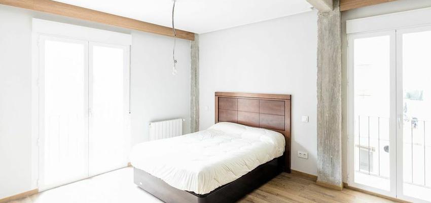 Dormitorio style contemporaneo color marron, marron, blanco, gris, negro  diseñado por Alvaro Aparicio Martín | Arquitecto 