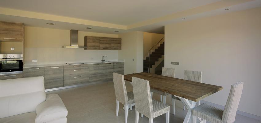 Comedor, Cocina style mediterraneo color beige, beige, marron  diseñado por joanPMP | Arquitecto 