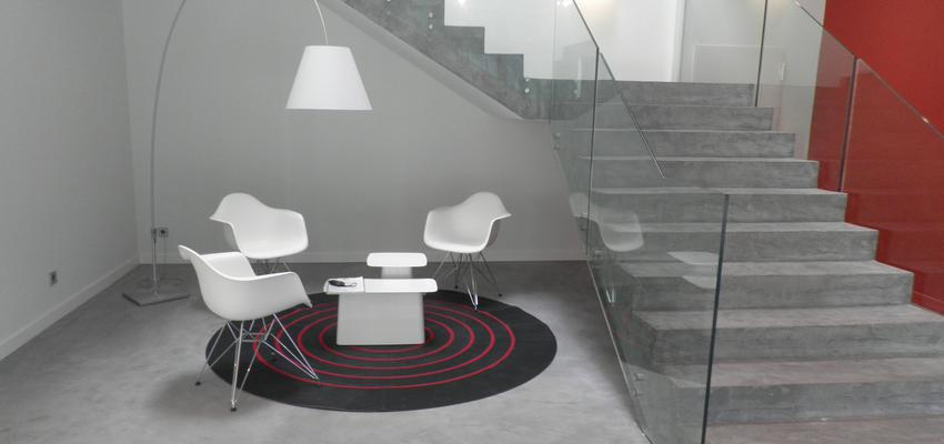 Estudio, Escalera Estilo contemporaneo Color gris  diseñado por PAVITEC 2000 | Gremio | Copyright PAVITEC 2000