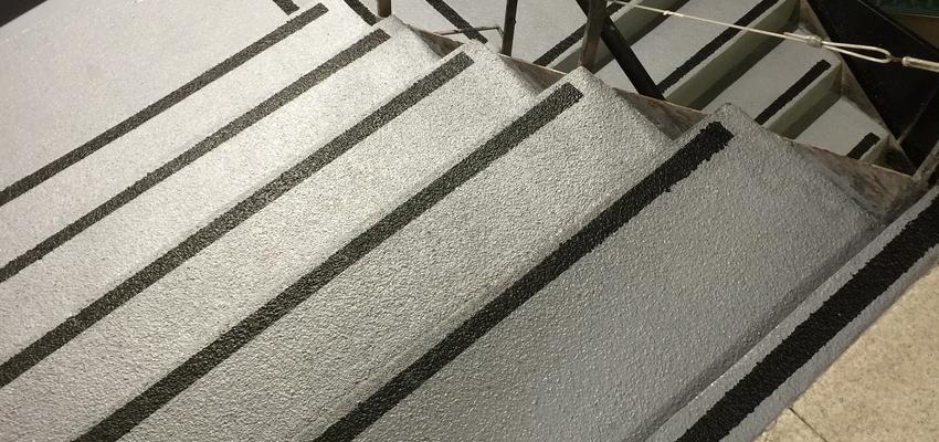 Escalera Estilo contemporaneo Color gris  diseñado por PAVITEC 2000 | Gremio | Copyright PAVITEC 2000