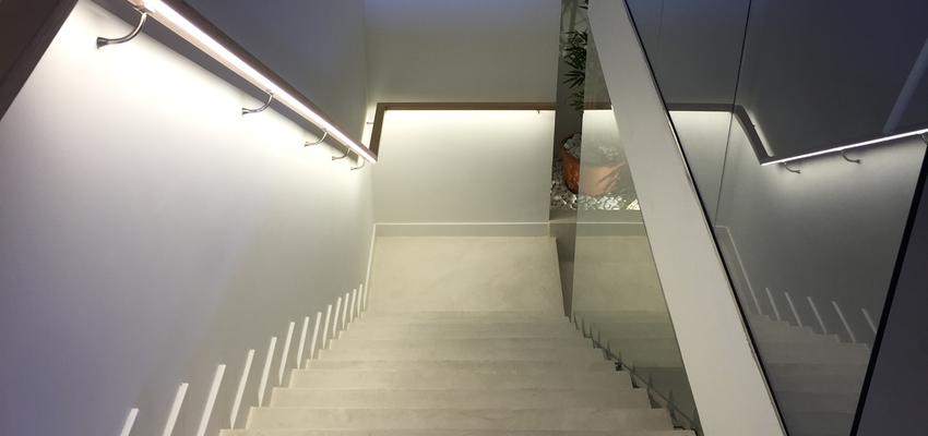 Escalera Estilo contemporaneo Color beige  diseñado por PAVITEC 2000 | Gremio | Copyright PAVITEC 2000