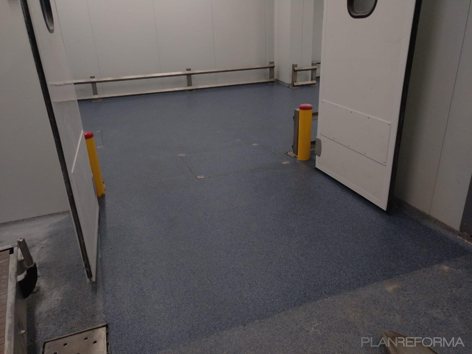 Bodega Estilo contemporaneo Color azul oscuro  diseñado por PAVITEC 2000 | Gremio 