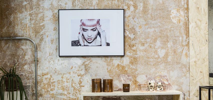 Salón de belleza Estilo vanguardista Color ocre, gris, bronce  diseñado por Triangle Deco coaching | Interiorista 