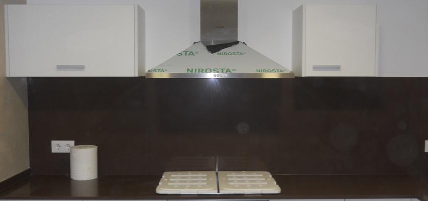 Cocina Estilo contemporaneo Color blanco, negro  diseñado por Llorenç Jimenez Torres | Arquitecto Técnico 