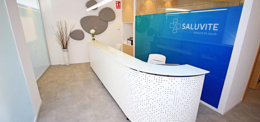 Recibidor, Oficina Estilo moderno Color rojo, azul, beige  diseñado por Coalco | Reformista, constructor | Copyright somos los propiertarios de la imagen