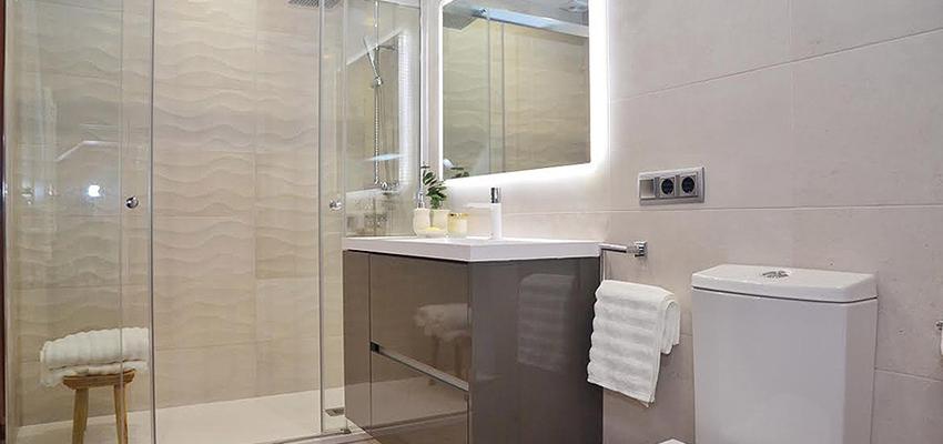 Baño, Estudio Estilo tradicional Color gris  diseñado por TEXAPRO | Reformista, constructor | Copyright IMAGEN PROPIA.