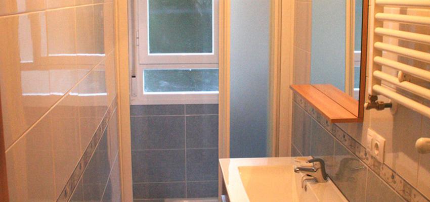 Baño, Tocador style rustico color azul, beige  diseñado por JESUS ARRANZ SANTAMARIA | Arquitecto 