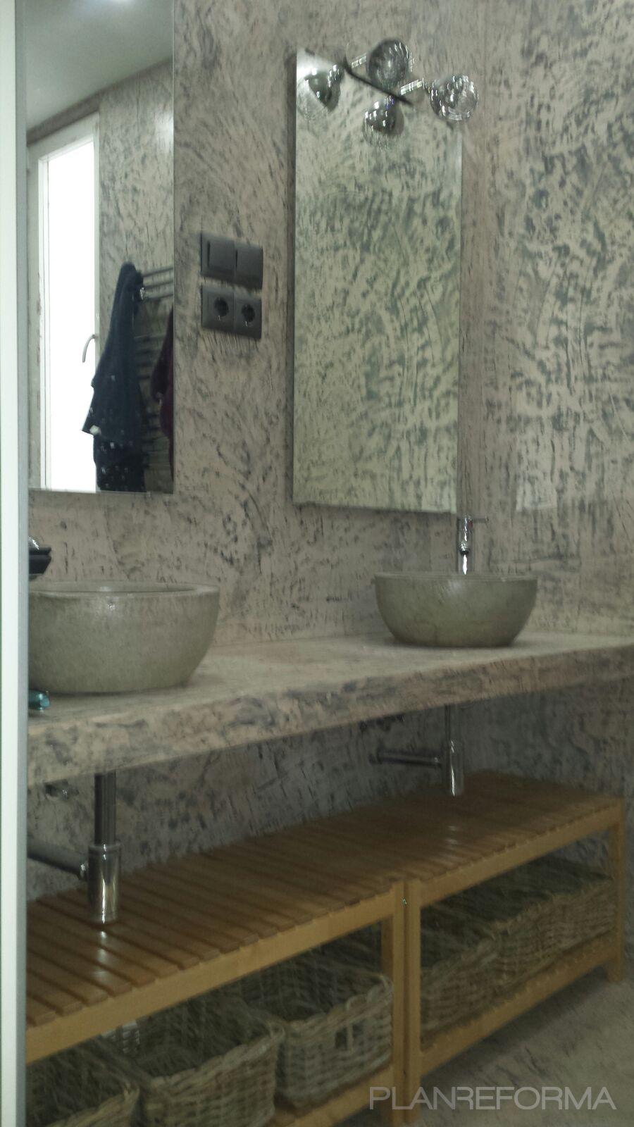 Baño style contemporaneo color verde  diseñado por Reformas Hoy | Gremio | Copyright imagen propia