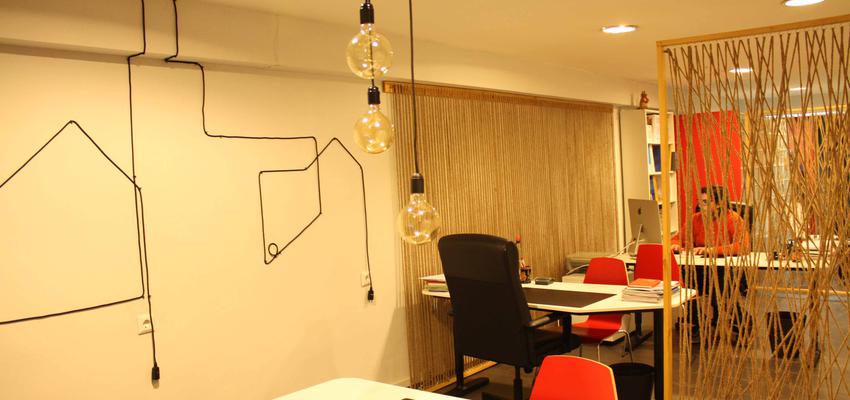 Oficina Estilo contemporaneo Color rojo, marron, beige, blanco, negro  diseñado por ii | Interiorista | Copyright icinteriorisme