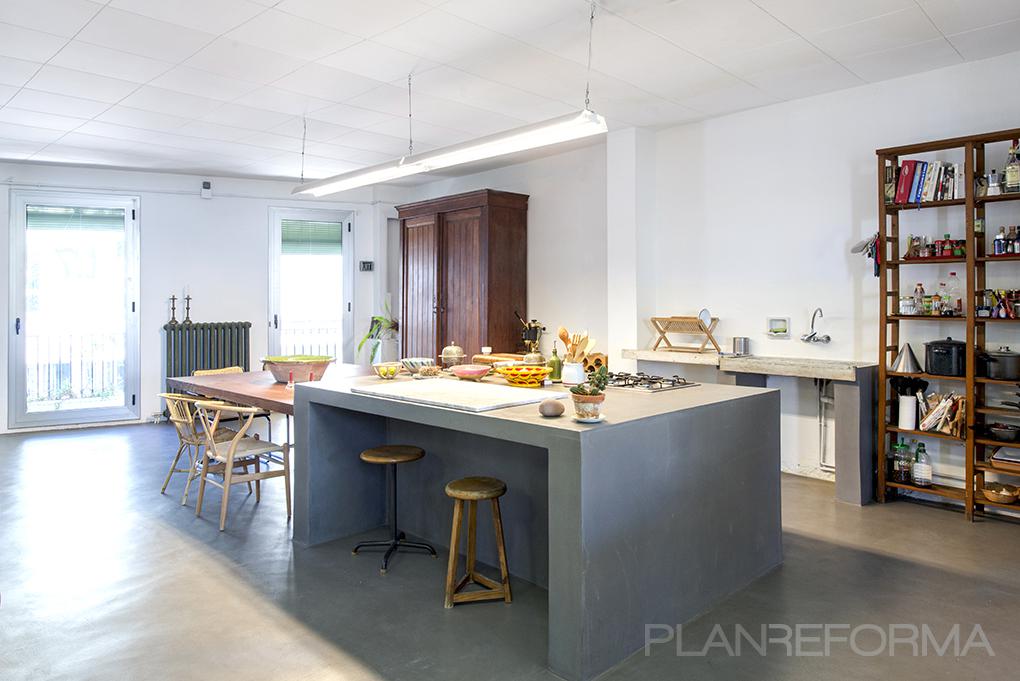 Cocina Estilo rustico Color marron, blanco, gris