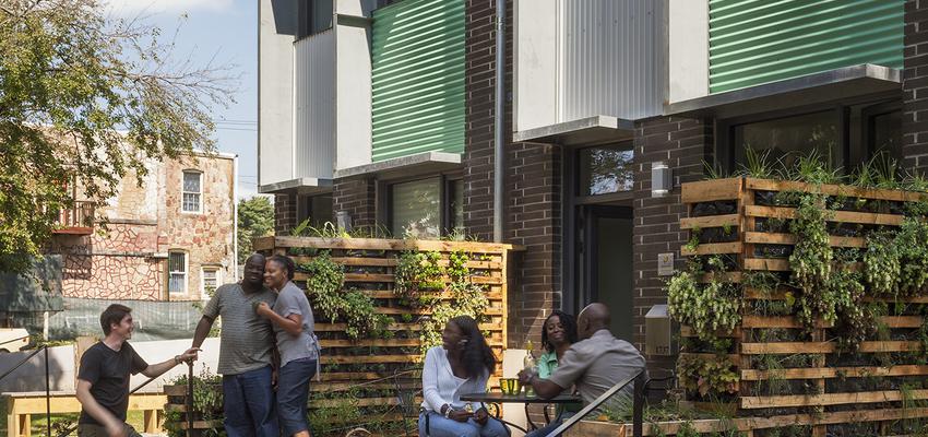 Exterior Estilo moderno Color marron, verde, gris  diseñado por DCM | Arquitecto | Copyright DCM