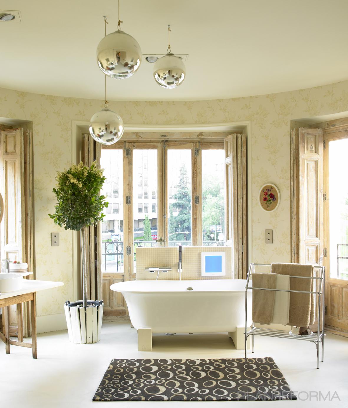 Baño Estilo clasico Color marron, beige, marron  diseñado por Carmen Barasona | Decorador | Copyright Barasona Diseño y Comunicación