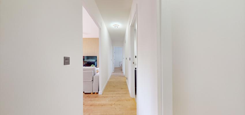 Pasillo Estilo contemporaneo Color beige, marron  diseñado por AGR GROUP | Reformista, constructor 