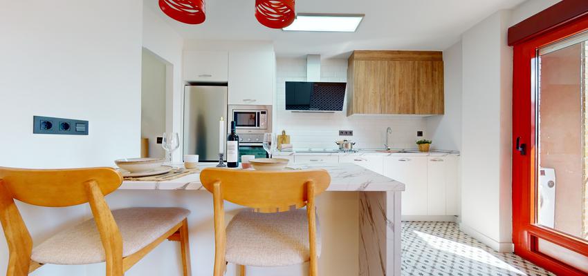 Cocina Estilo moderno Color rojo, beige, bronce  diseñado por AGR GROUP | Reformista, constructor 