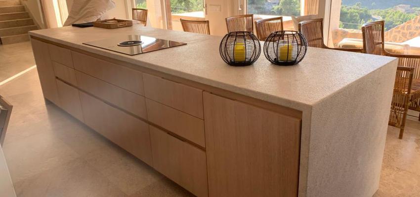 Salon Estilo contemporaneo Color marron, amarillo, marron  diseñado por Holger Obras SL | Gremio | Copyright Holger Obras SL