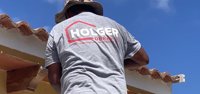 Exterior Estilo mediterraneo Color amarillo, azul  diseñado por Holger Obras SL | Gremio | Copyright Holger Obras SL