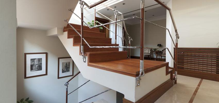 Escalera style contemporaneo color beige, marron, blanco  diseñado por Mudeyba | Gremio 