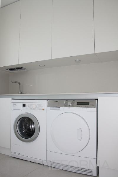 Cocina style moderno color blanco, gris  diseñado por Mudeyba | Gremio 