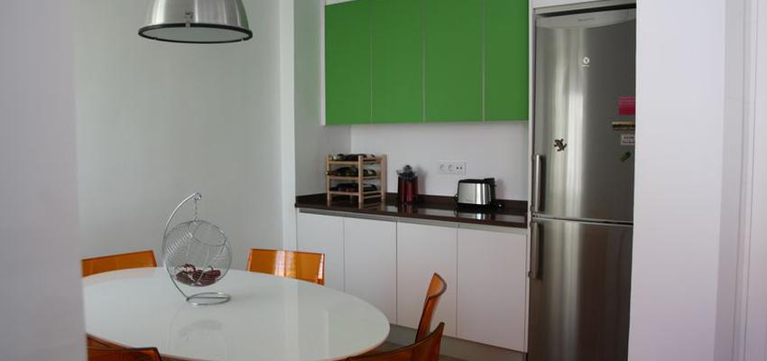 Comedor, Cocina style contemporaneo color verde, marron, beige, blanco  diseñado por Mudeyba | Gremio 