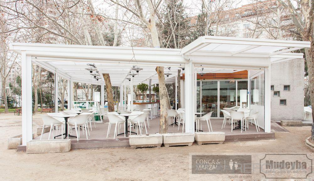 Exterior, Cafeteria style moderno color marron, blanco, gris  diseñado por Mudeyba | Gremio | Copyright Conca y Marzal