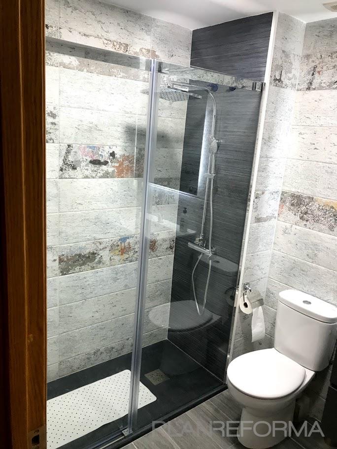 Baño Estilo moderno Color plateado