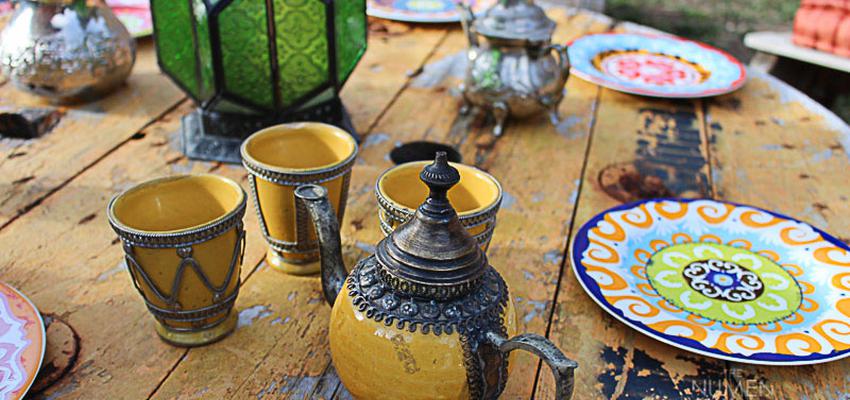 Jardin Estilo eclectico Color ocre, amarillo, verde, azul, azul oscuro, blanco  diseñado por The Numen Studio | Interiorista 