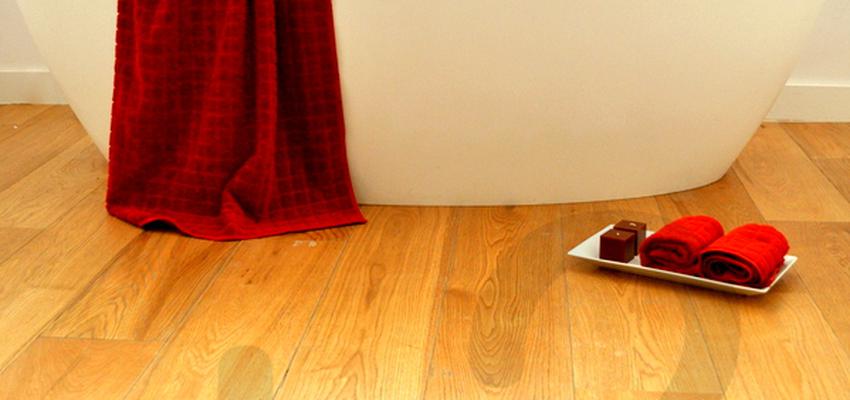 Baño style contemporaneo color rojo, verde, beige  diseñado por +2 proyecto y obra | Arquitecto | Copyright +2 proyecto y obras