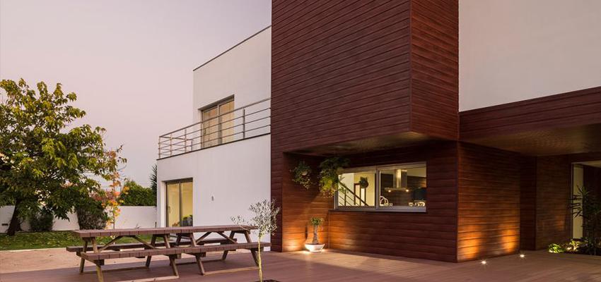 Exterior Estilo moderno Color marron, plateado, bronce  diseñado por Víctor | Gremio 