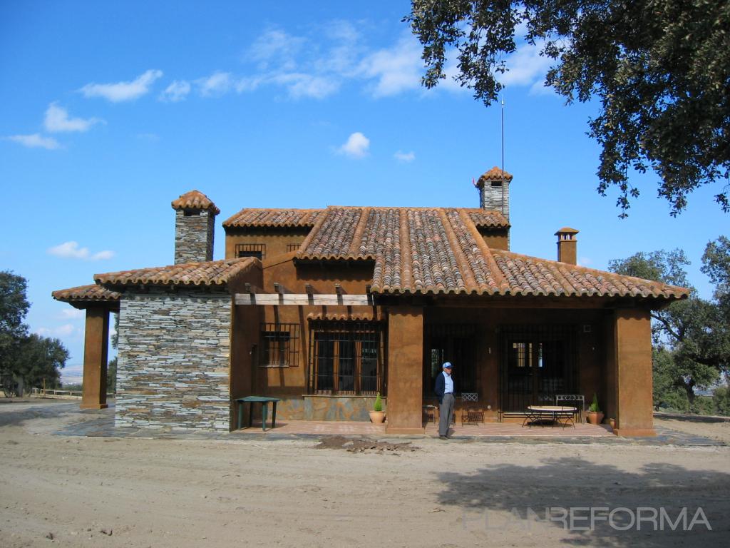 Cocina, Porche, Exterior style rustico color marron, marron, gris  diseñado por Jose Luis Medina Bores | Arquitecto | Copyright soy el propietario de la imagen.
