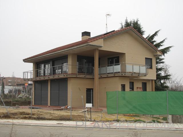Balcon, Porche style moderno color beige, marron, gris  diseñado por Jose Luis Medina Bores | Arquitecto | Copyright soy el propietario