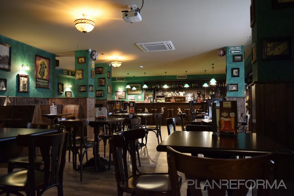 Cafeteria Estilo clasico Color amarillo, verde, marron  diseñado por ANGEL PEREZ ALONSO | Arquitecto Técnico | Copyright ANGEL PEREZ ALONSO