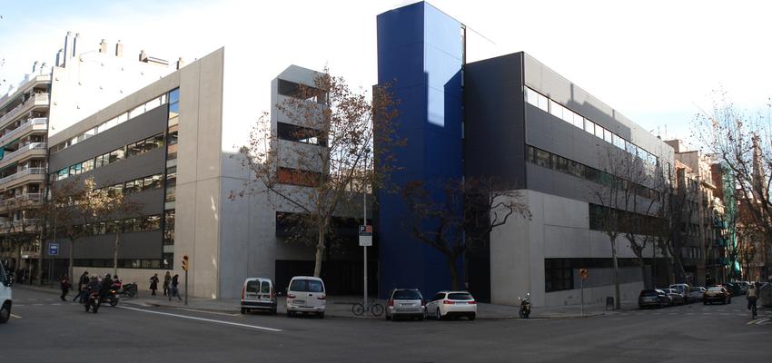 Exterior style moderno color azul oscuro, gris, gris  diseñado por JAM arquitectes | Arquitecto 
