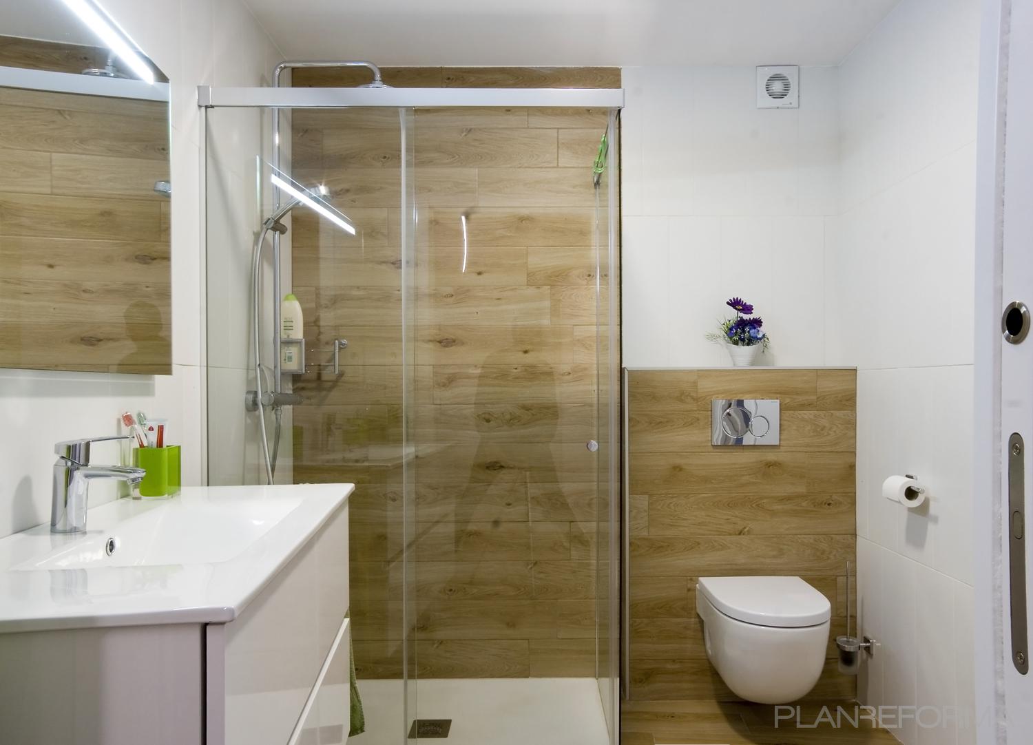 Baño, Tocador, SPA Estilo rustico Color marron, verde, blanco  diseñado por voilà | Arquitecto 