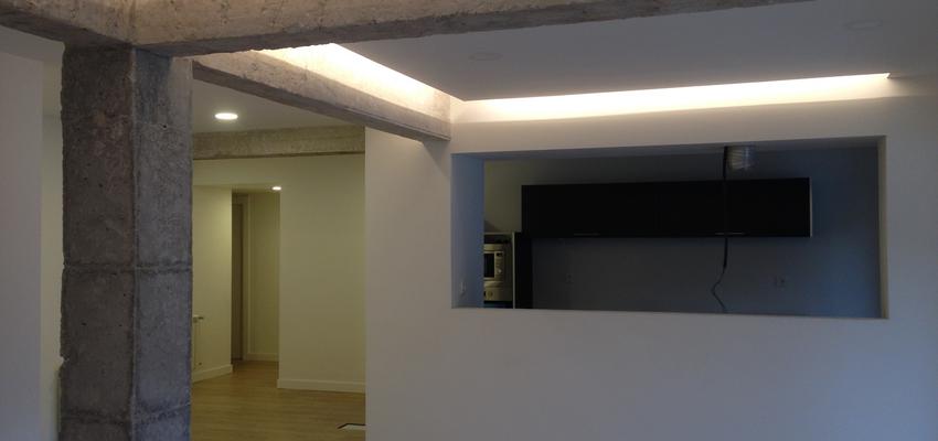 Comedor, Cocina, Salon Estilo contemporaneo Color amarillo, blanco, gris  diseñado por voilà | Arquitecto 