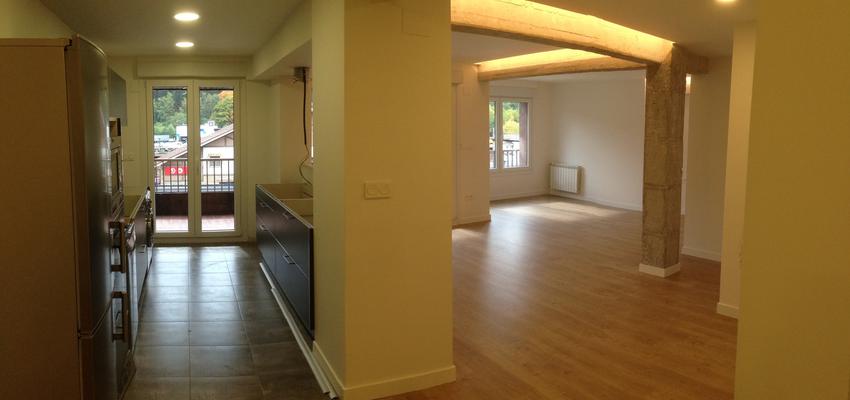 Comedor, Cocina, Salon Estilo contemporaneo Color amarillo, blanco, gris  diseñado por voilà | Arquitecto 