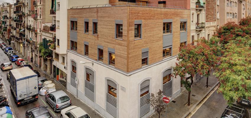 Exterior, Hotel Estilo contemporaneo Color marron  diseñado por ReforGreen21 | Gremio 