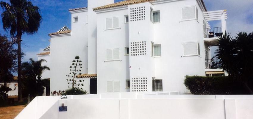 Exterior Estilo clasico Color blanco  diseñado por ReforGreen21 | Gremio 