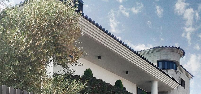 Balcon, Exterior Estilo mediterraneo Color verde, gris, gris  diseñado por DECANIA ARQUITECTURA | Arquitecto | Copyright imagen propiedad de decania arquitectura