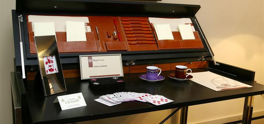 Oficina Estilo contemporaneo Color beige, negro, bronce  diseñado por RAQUEL CHAMORRO | Interiorista | Copyright RCH