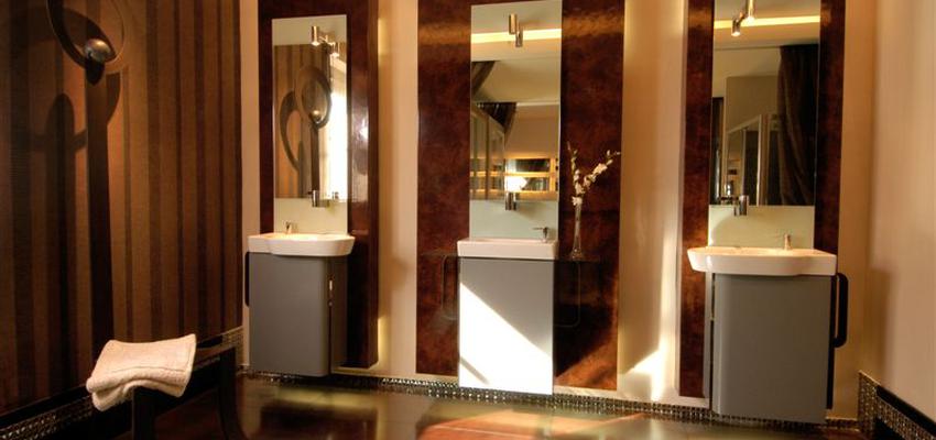 Baño Estilo contemporaneo Color beige, marron, bronce  diseñado por RAQUEL CHAMORRO | Interiorista | Copyright RCH