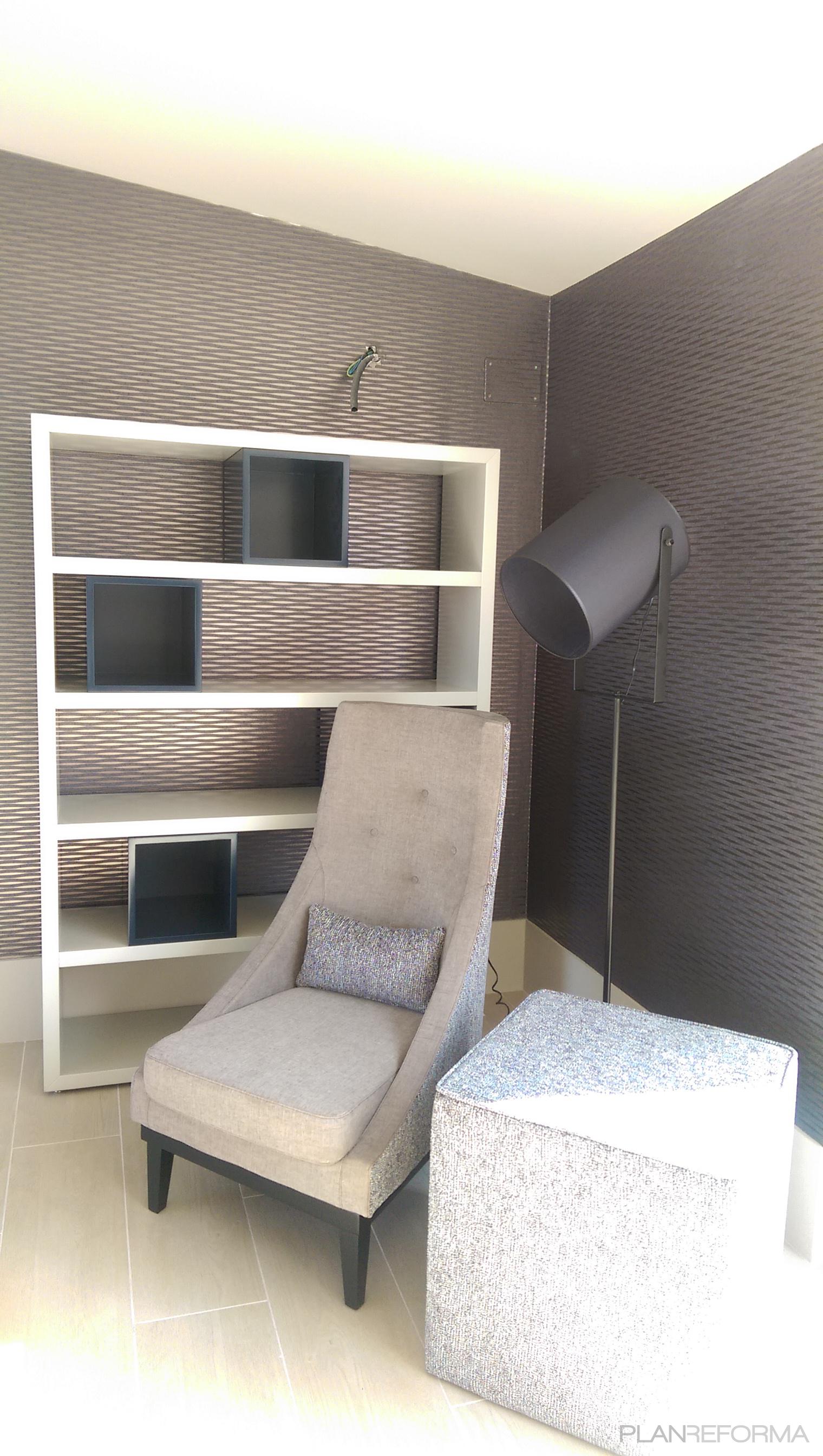 Sala de la TV Estilo contemporaneo Color azul oscuro, beige, gris  diseñado por RAQUEL CHAMORRO | Interiorista | Copyright RCH