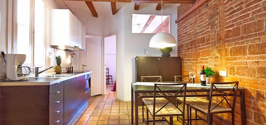 Comedor, Cocina Estilo rustico Color marron, marron, marron, blanco, negro  diseñado por MIG CONSTRUIR | Arquitecto 