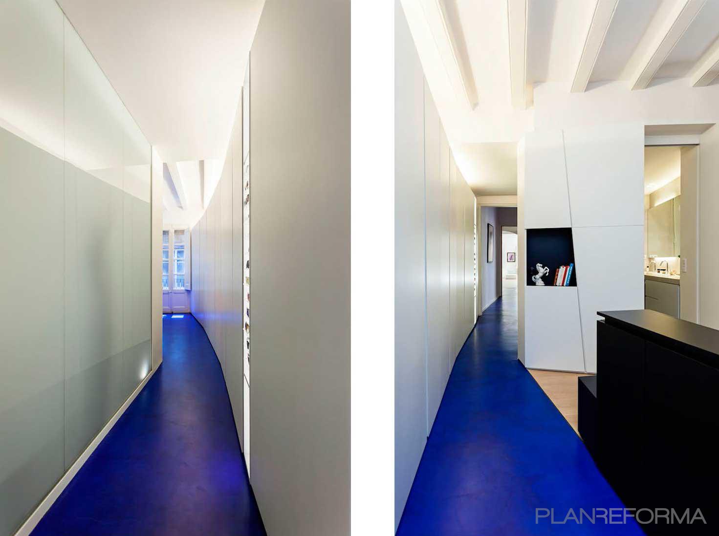 Vestibulo, Pasillo style contemporaneo color azul, blanco  diseñado por ACABADOMATE | Arquitecto 
