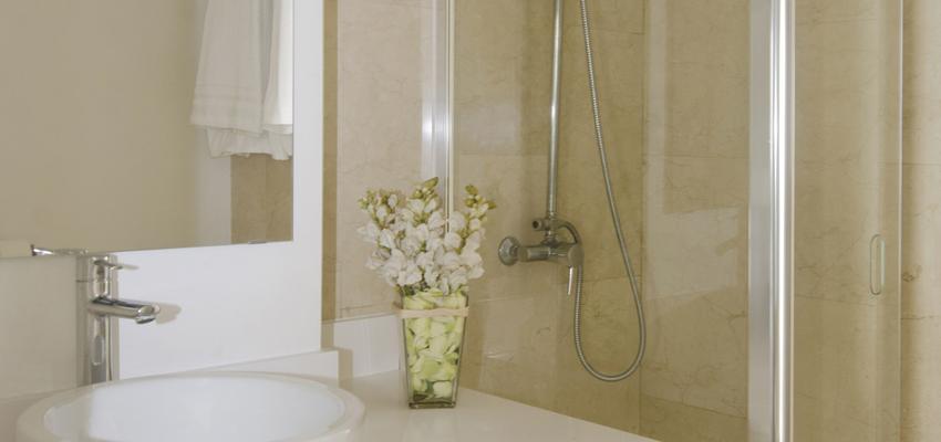 Baño Estilo tradicional Color beige, blanco  diseñado por Mirmen Arquitectura - Interiorismo - Reformas | Arquitecto | Copyright Propietario