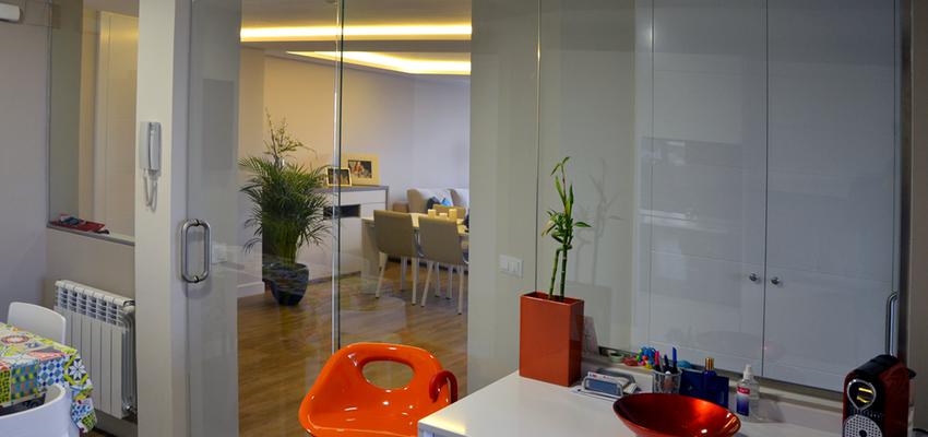 Cocina Estilo moderno Color marron, blanco, gris  diseñado por Mirmen Arquitectura - Interiorismo - Reformas | Arquitecto 