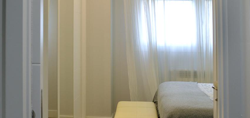 Dormitorio Estilo moderno Color marron, blanco, gris  diseñado por Mirmen Arquitectura - Interiorismo - Reformas | Arquitecto 