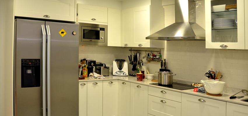 Baño Estilo contemporaneo Color azul, beige, blanco  diseñado por Mirmen Arquitectura - Interiorismo - Reformas | Arquitecto 