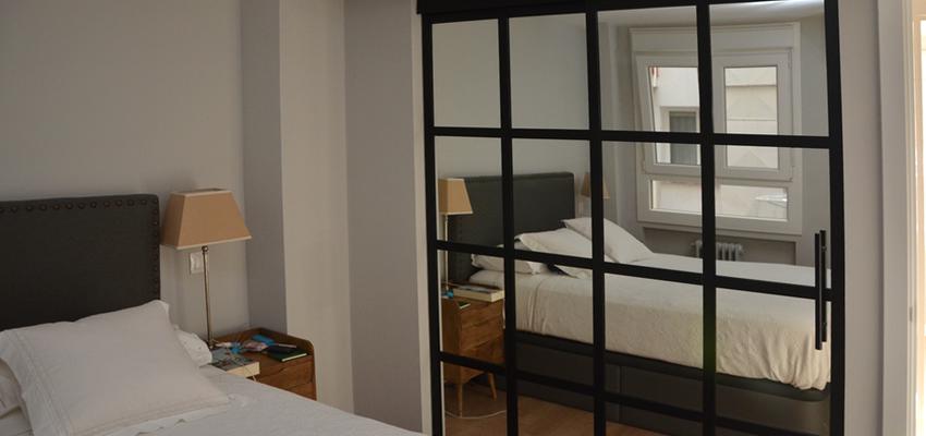 Dormitorio Estilo contemporaneo Color marron, blanco, gris  diseñado por Mirmen Arquitectura - Interiorismo - Reformas | Arquitecto 