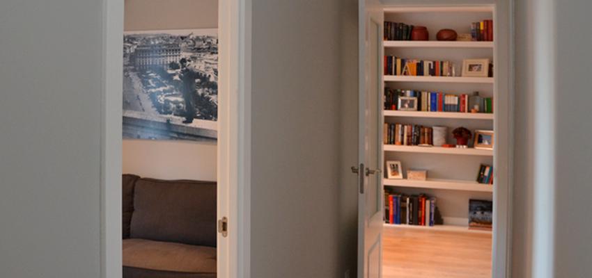 Pasillo Estilo contemporaneo Color marron, blanco, gris  diseñado por Mirmen Arquitectura - Interiorismo - Reformas | Arquitecto 