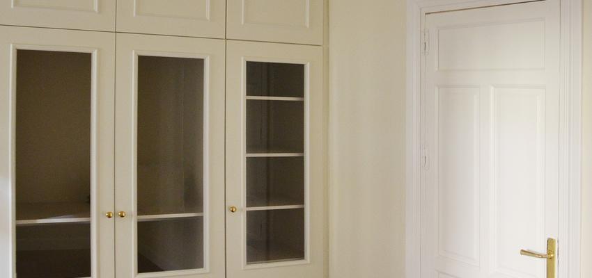 Dormitorio Estilo clasico Color beige, marron, blanco  diseñado por Mirmen Arquitectura - Interiorismo - Reformas | Arquitecto | Copyright Propietario